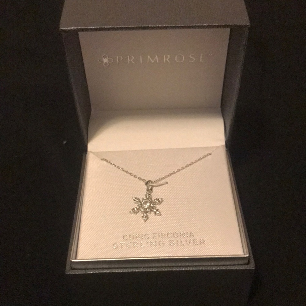 Silver snowflake necklace